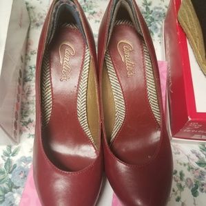 Red pumps